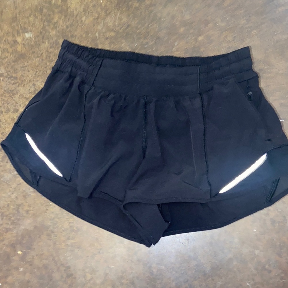 Black lululemon hotty hot shorts
